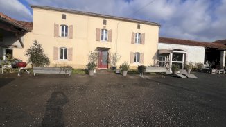 Ferme avec 5 Ha - Labatut-Rivière (65700)