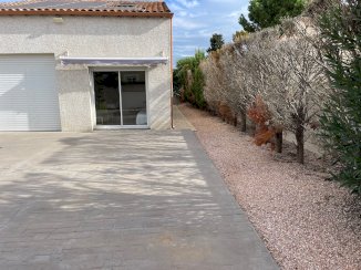 A VENDRE BATISSE AVEC STUDIO POSSIBILITE DE MAISON NEUVE - Agde (34300)