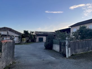 Lot de 5 maisons dans une cour privée - Bétous (32110)