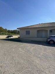 Maison de plein pied avec piscine - Aubarède (65350)
