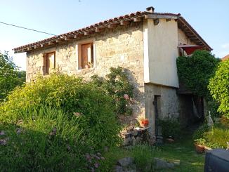 Maison de caractère ségalaise, en pierres graniteschiste - Sousceyrac-en-Quercy (46190)
