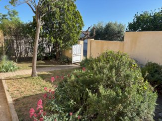 Belle villa de 7 pièces sur 2 niveaux avec piscine au pied des vignes - Cournonsec (34660)