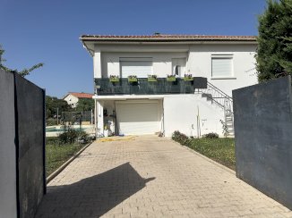PROPRIETE 6 PIECES 151 M2 AVEC PISCINE - Fleurance (32500)