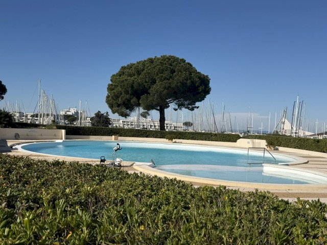 APPARTEMENT TERRASSE 3 PIECES TRAVERSANT PORT CAMARGUE VUE PORT ET MER - Photo 11 - Port-Camargue