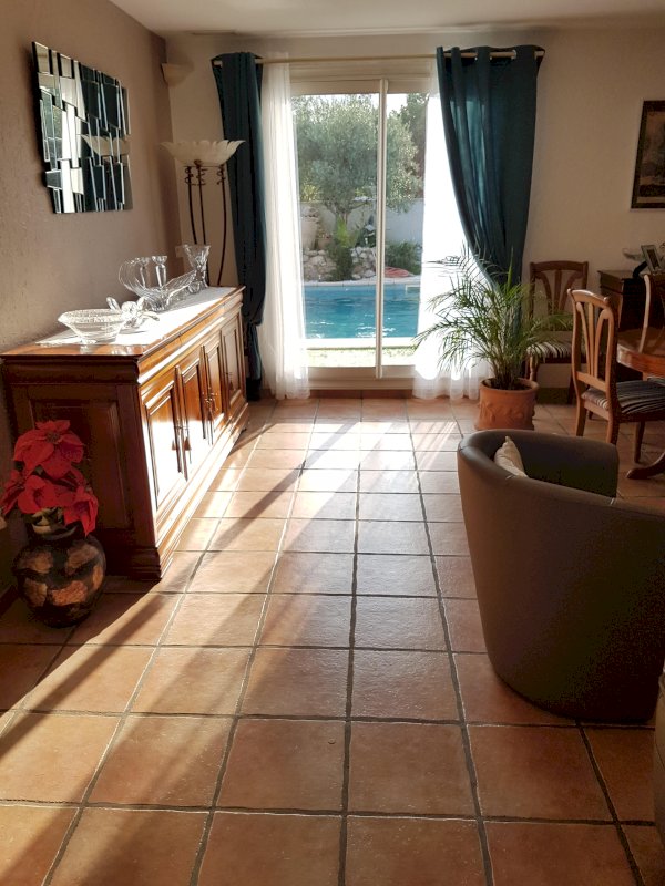 GIGNAC : VILLA DE 115 M² AVEC PISCINE PRIX EN BAISSE - Photo 1 - Gignac