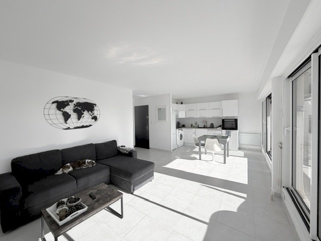 APPARTEMENT TERRASSE 3 PIECES TRAVERSANT PORT CAMARGUE VUE PORT ET MER - Photo 2 - Port-Camargue