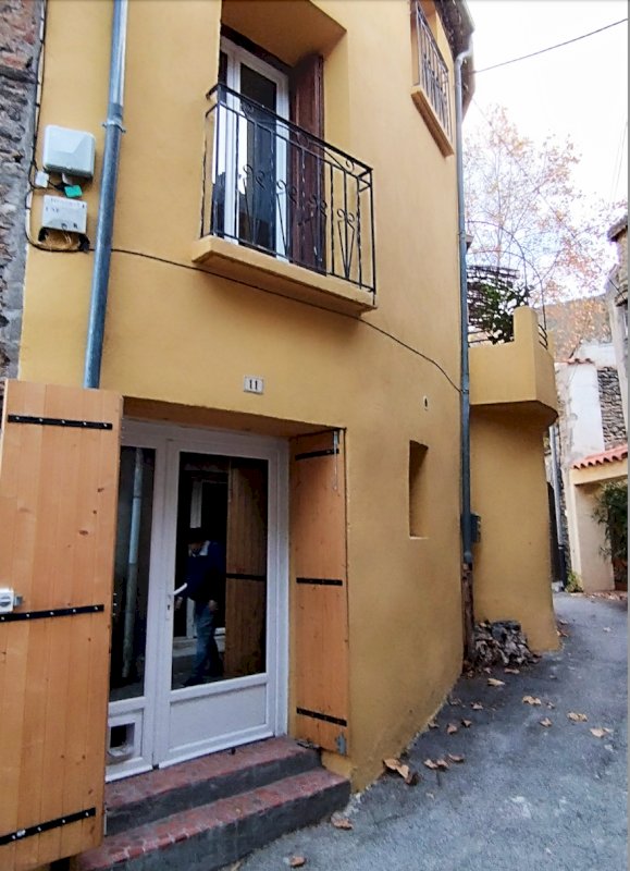 SUPERBE MAISON DE VILLAGE ENTIEREMENT RENOVÉE A RIGARDA + Magnifique terrain non attenant de 1200 m² au bord de la Rivière - Photo 2 - Rigarda