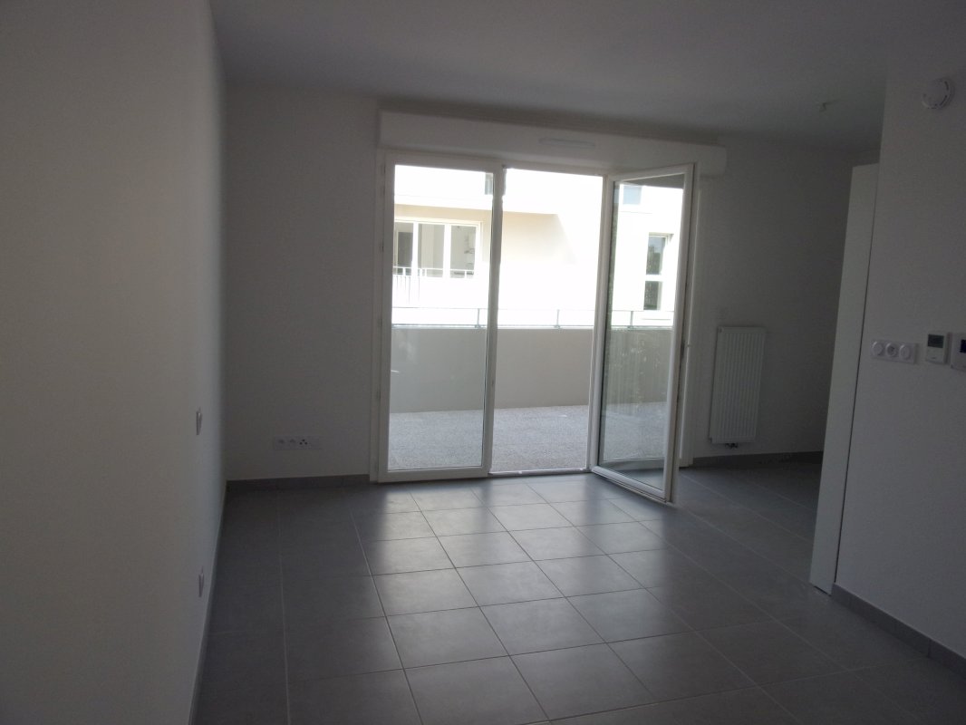 CASTELNAU-LE-LEZ – STUDIO LUMINEUX 25 m² AVEC BALCON 8,70 m² + PARKING – RÉSIDENCE RÉCENTE - Photo 2 - Castelnau-le-Lez