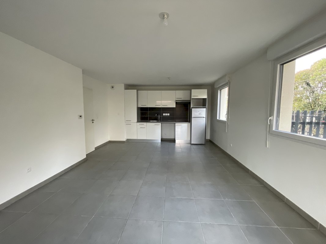 A VENDRE 31700 - MONDONVILLE APPARTEMENT T3 DE 65 M² AVEC ENVIRON 14 M² DE TERRASSE ET 2 PLACES DE PARKING ! - Photo 3 - Mondonville