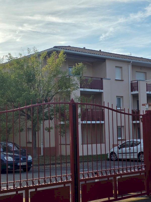 Apparemment T2 loué - Photo 3 - Castelsarrasin