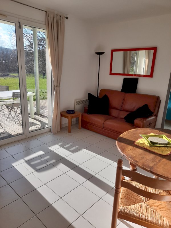 Appartement T3 | Petit cocon dans résidence de vacance avec piscine - Photo 3 - Saint-Geniez-d'Olt