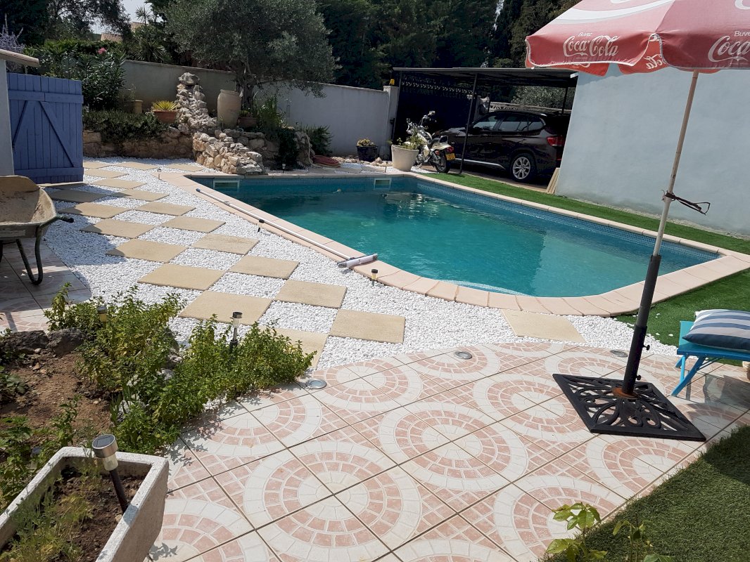 GIGNAC : VILLA DE 115 M² AVEC PISCINE PRIX EN BAISSE - Photo 4 - Gignac