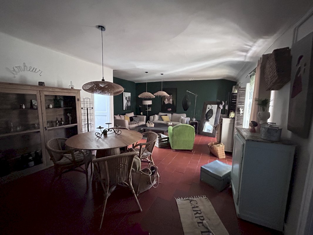 Appartement atypique - Photo 4 - Nîmes