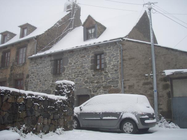 A VENDRE BELLE PETITE MAISON TRES ANCIENNE DE CAMPAGNE EN PIERRE - Photo 6 - Saint-Chély-d'Aubrac