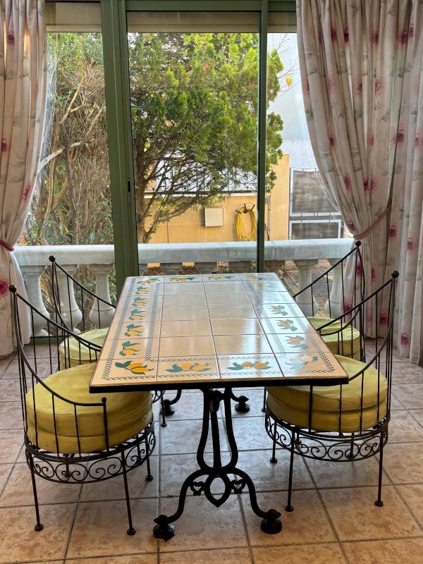 Belle villa de 7 pièces sur 2 niveaux avec piscine au pied des vignes - Photo 6 - Cournonsec