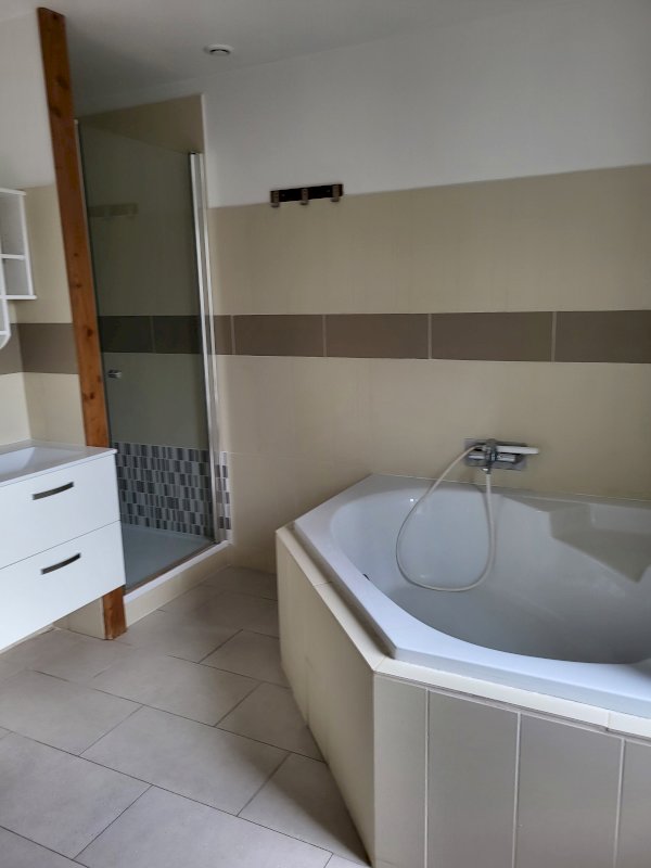 Maison de 100 m² - Photo 9 - Saint-Jean-de-Barrou