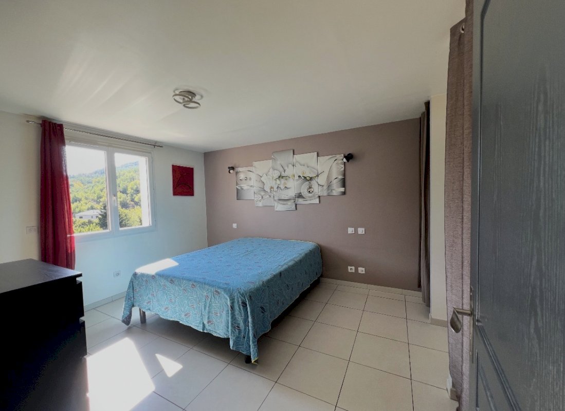 Maison avec piscine - Photo 9 - Bourgs sur Colagne