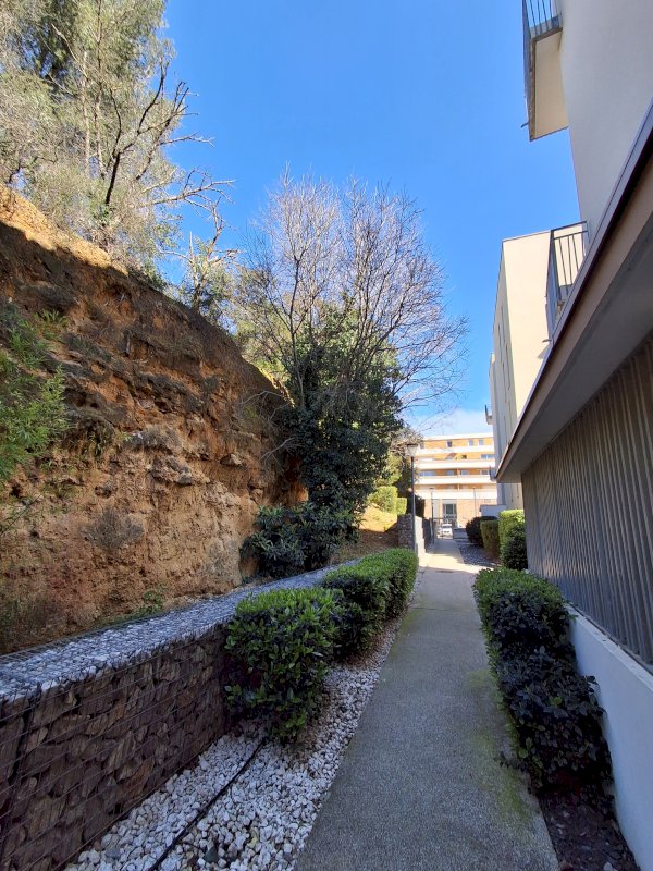 CASTELNAU-LE-LEZ – STUDIO LUMINEUX 25 m² AVEC BALCON 8,70 m² + PARKING – RÉSIDENCE RÉCENTE - Photo 9 - Castelnau-le-Lez